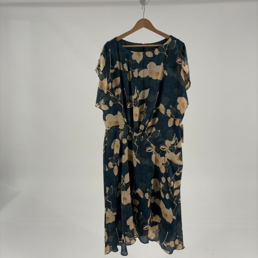 Maggy London Betty in Printed Satin Midi Dress